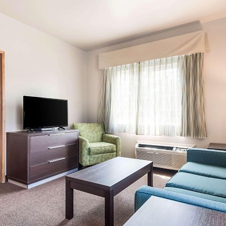 Quality Inn & Suites Bainbridge Island Exterior foto